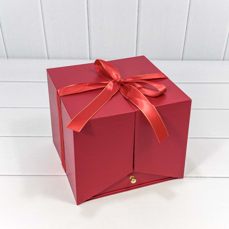 7202309/3 Коробка Квадратная 21*21*18 "Сюрприз" Красный 1/8