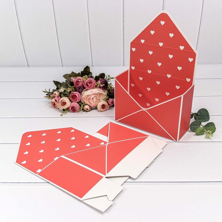 300399/13 Коробка "Конверт" 20*30*8 сборная "Сердца" Красный 1/10 1/180