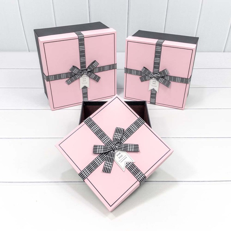 721613/1 Коробки Квадратные Набор 1/3 21*21*12,3 с бантом Розовый/Чёрный 1/18