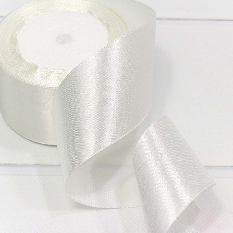 562-50/42 Лента атласная (сатин) 5 см*25 ярдов теплый белый 1/4 1/160