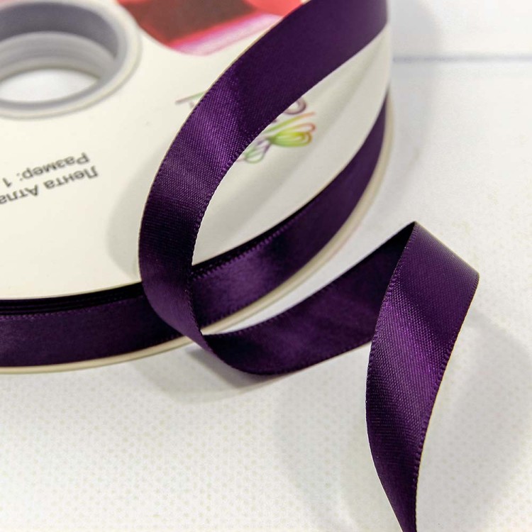 556-15/285 Лента атласная (полиэстер) 1,5 см*100 ярдов черновато-пурпурный 1/18 1/72