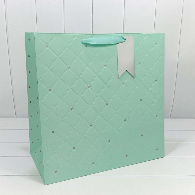 000152W Пакет подарочный "Эксклюзив" (микс) 47*47*20 230г 1/20 1/80