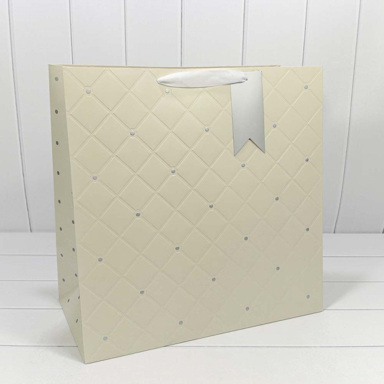 000152W Пакет подарочный "Эксклюзив" (микс) 47*47*20 230г 1/20 1/80