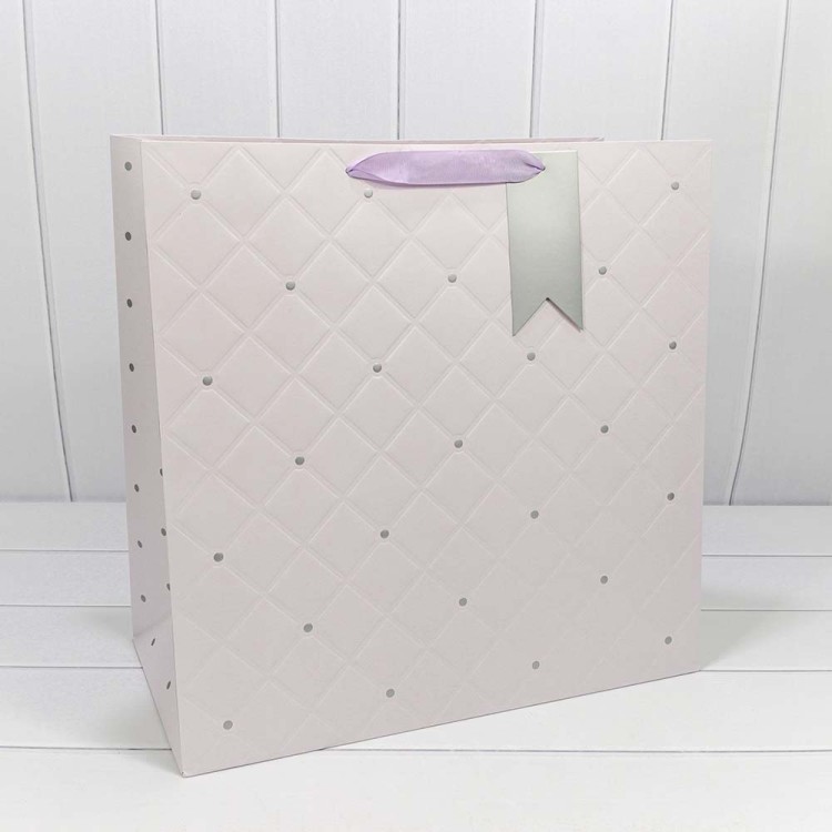 000152W Пакет подарочный "Эксклюзив" (микс) 47*47*20 230г 1/20 1/80