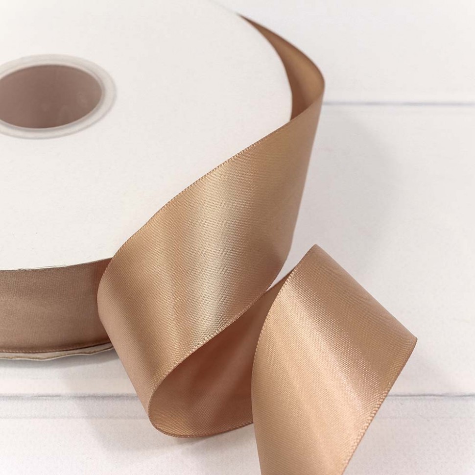 556-38/835 Лента атласная полиэстер 3,8 см*100 ярдов бежевый 1/9 1/36