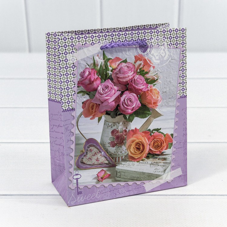 00026H Пакет подарочный матовый "Цветы" (микс) 12*15*5,5 128г 1/20 1/600