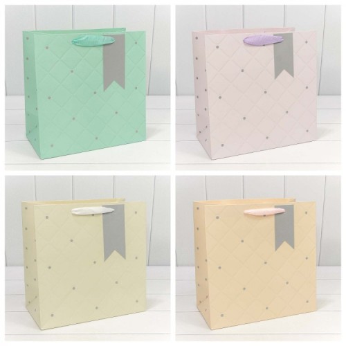 000152Y Пакет подарочный "Эксклюзив" (микс) 30*30*16 230г 1/20 1/120 