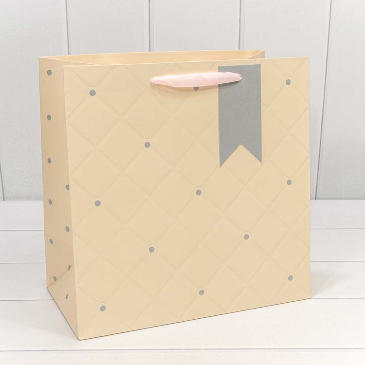 000152Y Пакет подарочный "Эксклюзив" (микс) 30*30*16 230г 1/20 1/120