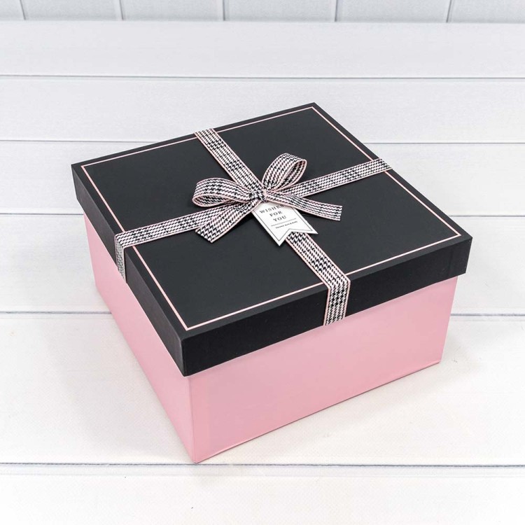 721613/4 Коробки Квадратные Набор 1/3 21*21*12,3 с бантом Чёрный/Розовый 1/18