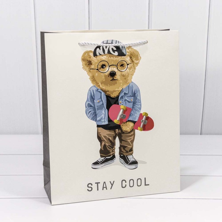 000116C Пакет подарочный "Стильные мишки" (микс) 26*32*13 210г 1/20 1/240